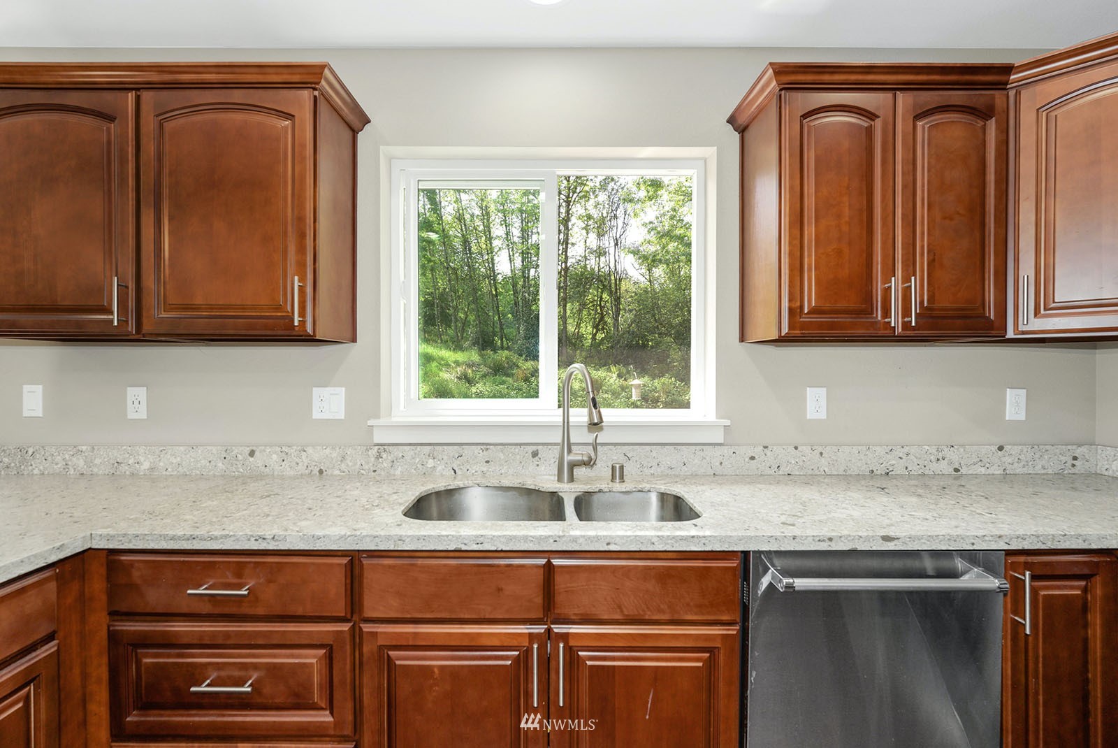 13090 Wallace Road Southeast Olalla, WA 98359 - Photo 9 of 30 Gallery Image 9