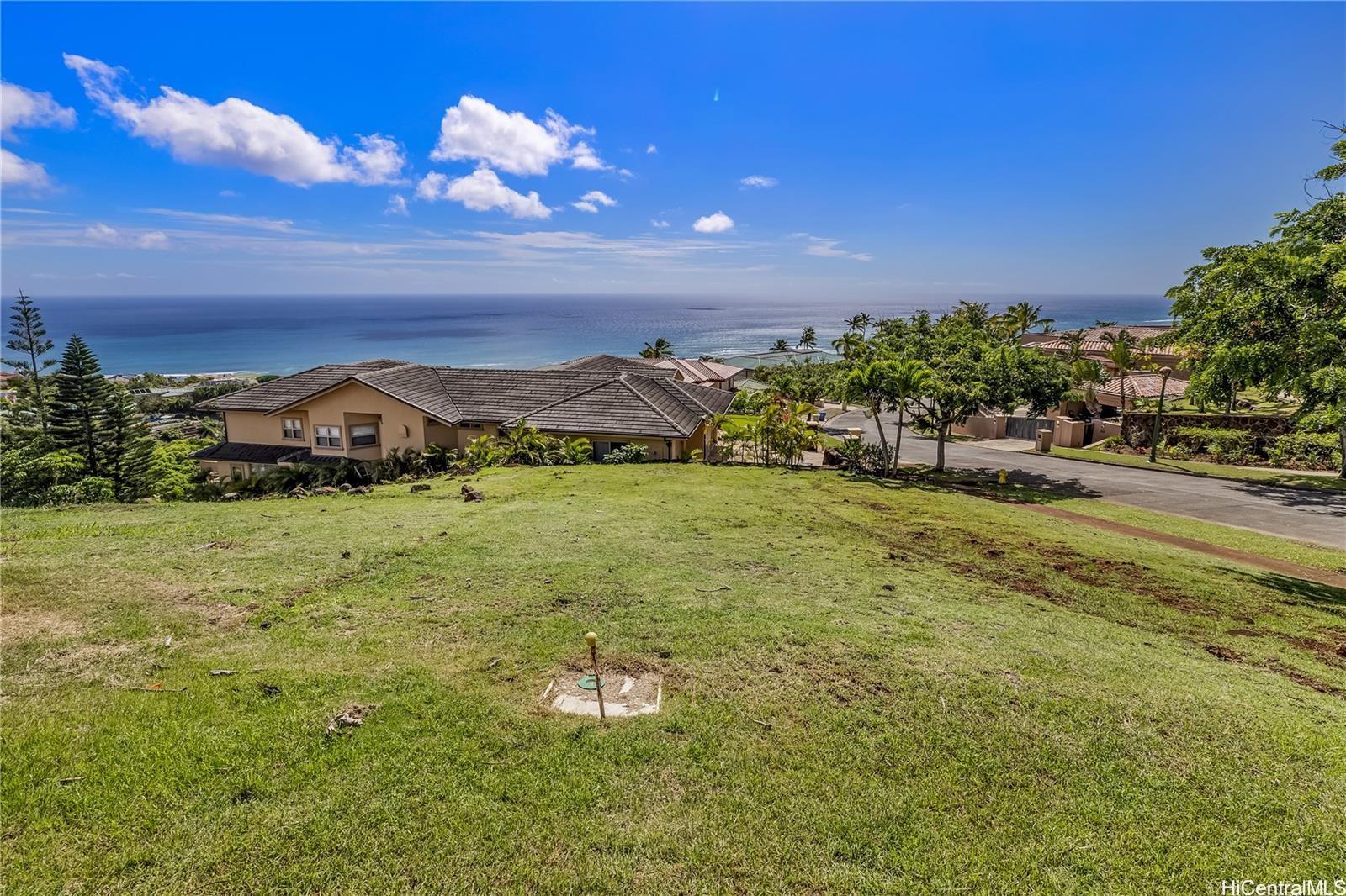 549 Moaniala Street Honolulu, HI 96821 - Photo 2 of 19