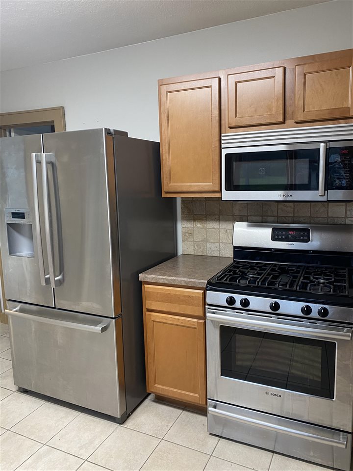 6255 North Seymour Road Flushing, MI 48433 - Photo 8 of 20 50060797-7.JPG