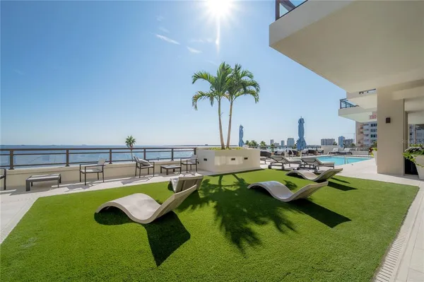 $8,500 | 2103 Bayshore Boulevard, Unit 802, Tampa, FL 33606