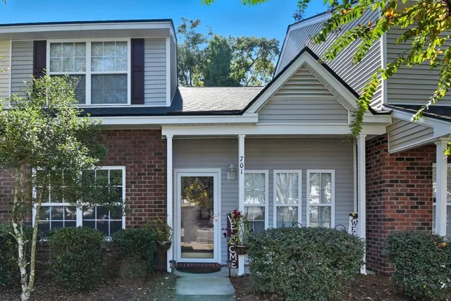 $274,999 | 701 Pine Bluff Drive, Summerville, SC 29483