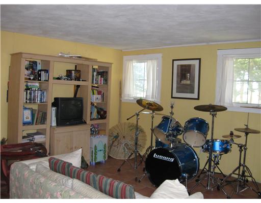 49 Governor Avenue Westerly, RI 02891 - Photo 8 of 12 Living Room.