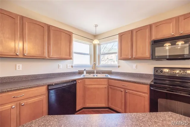 $445,000 | 34 Logan Crossing Circle, O'Fallon, MO 63366