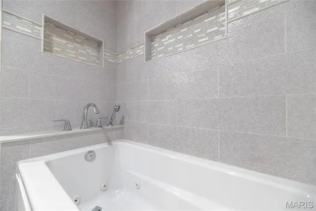 $445,000 | 34 Logan Crossing Circle, O'Fallon, MO 63366