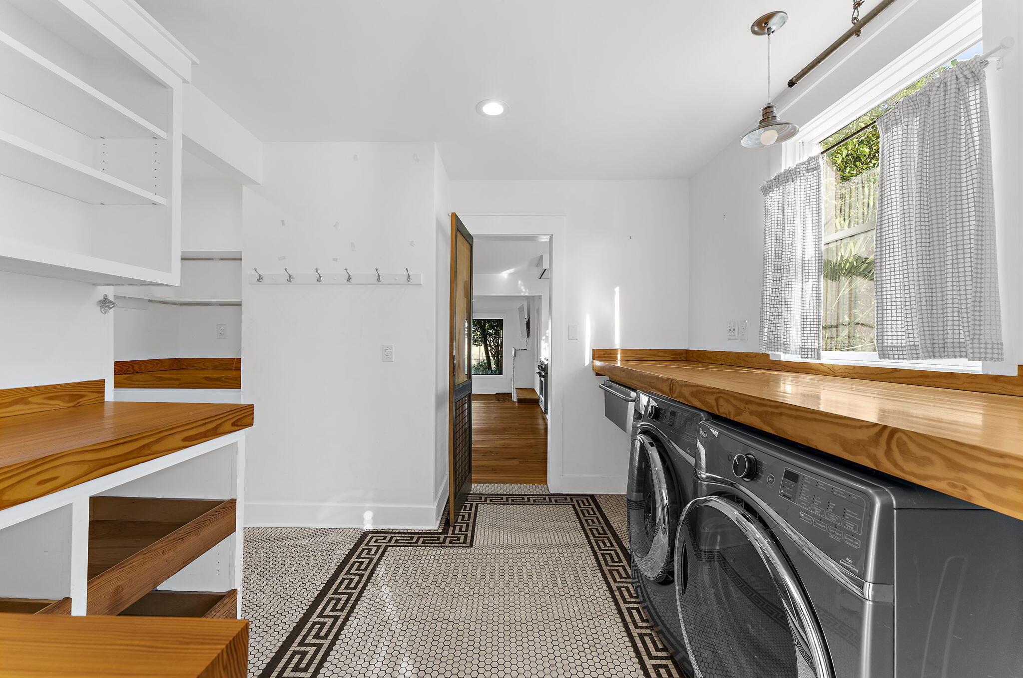 208 Gordon Street Charleston, SC 29403 - Photo 17 of 105 208 Gordon Street-107