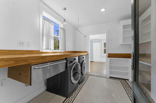 $2,400,000 | 208 Gordon Street, Charleston, SC 29403