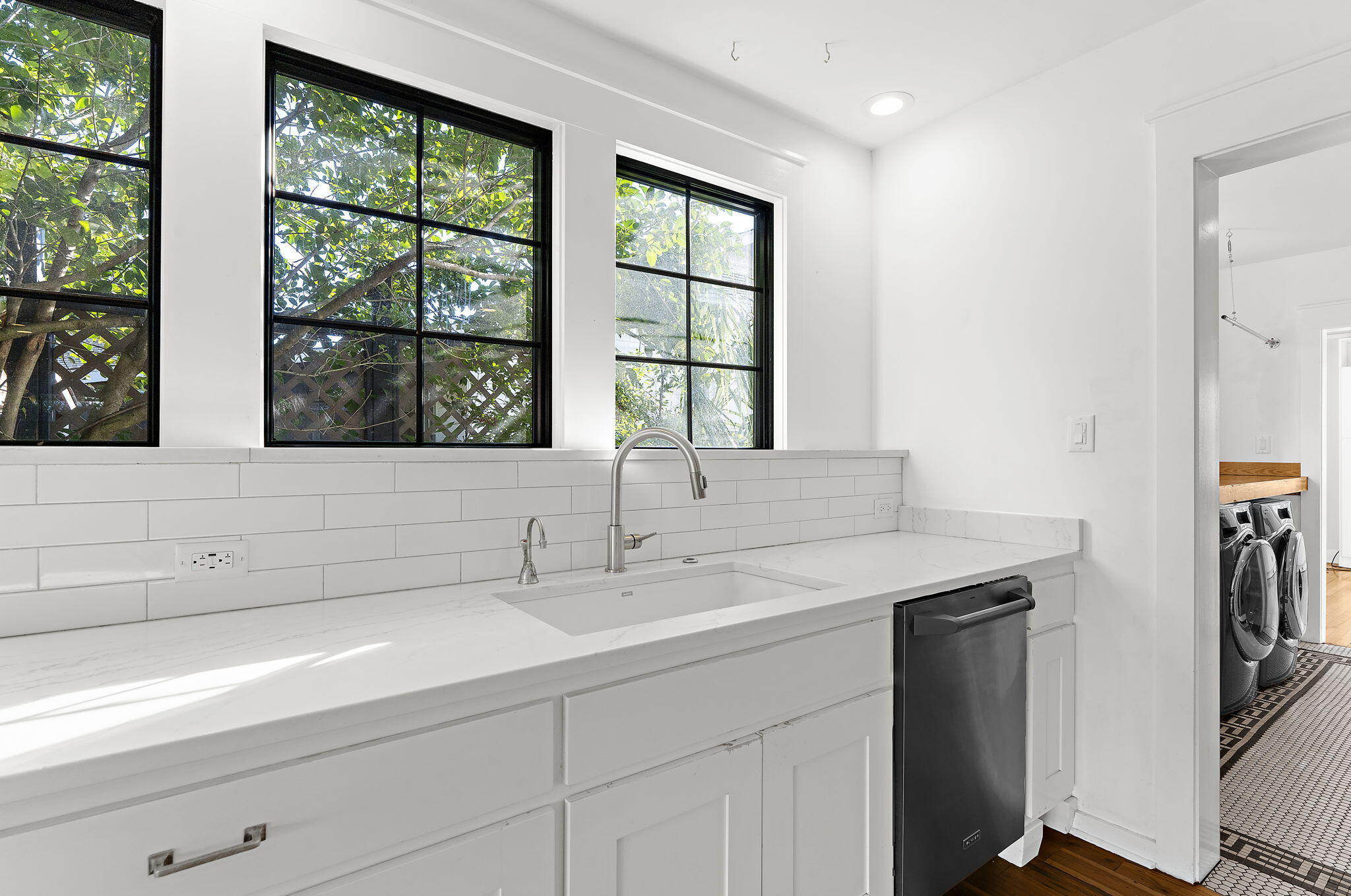 208 Gordon Street Charleston, SC 29403 - Photo 24 of 105 208 Gordon Street-116