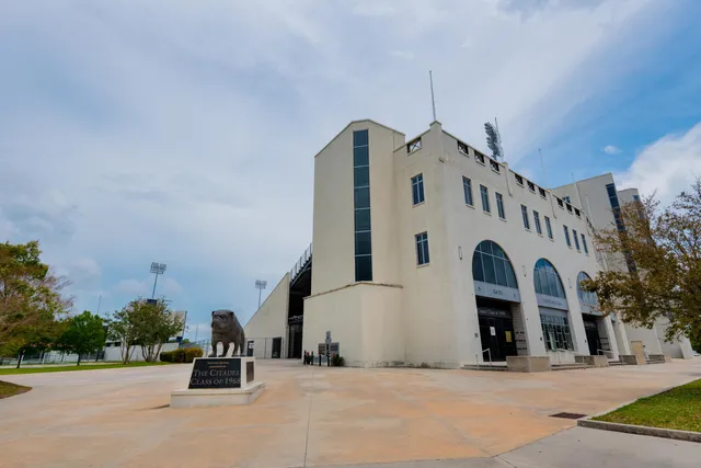 $2,400,000 | 208 Gordon Street, Charleston, SC 29403