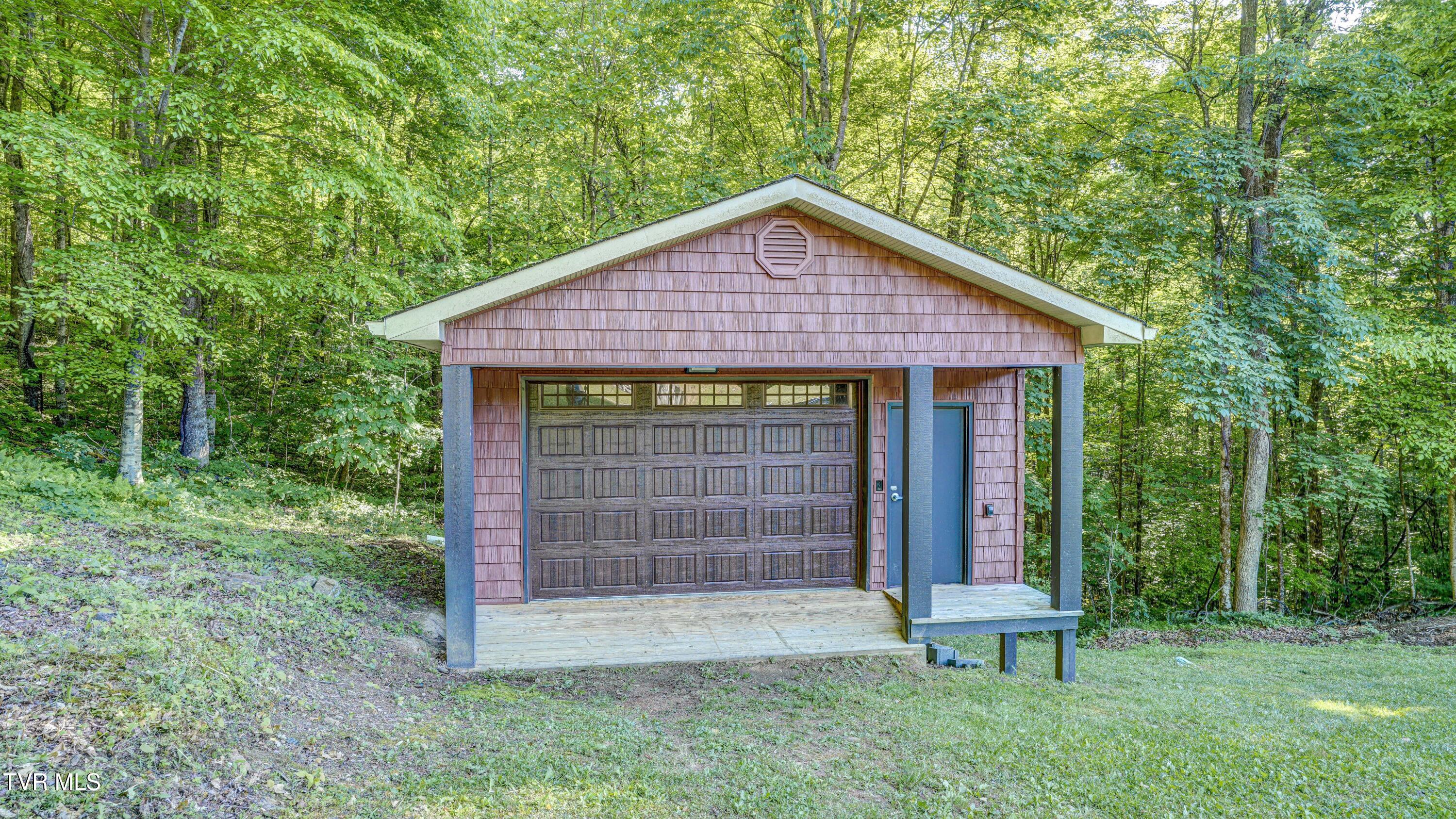 167 Tailwater Road Bluff City, TN 37618 - Photo 11 of 148 _DSC6669_70_71_72_73