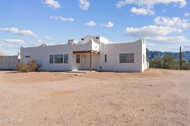 $579,000 | 2082 East Tepee Street, Apache Junction, AZ 85119
