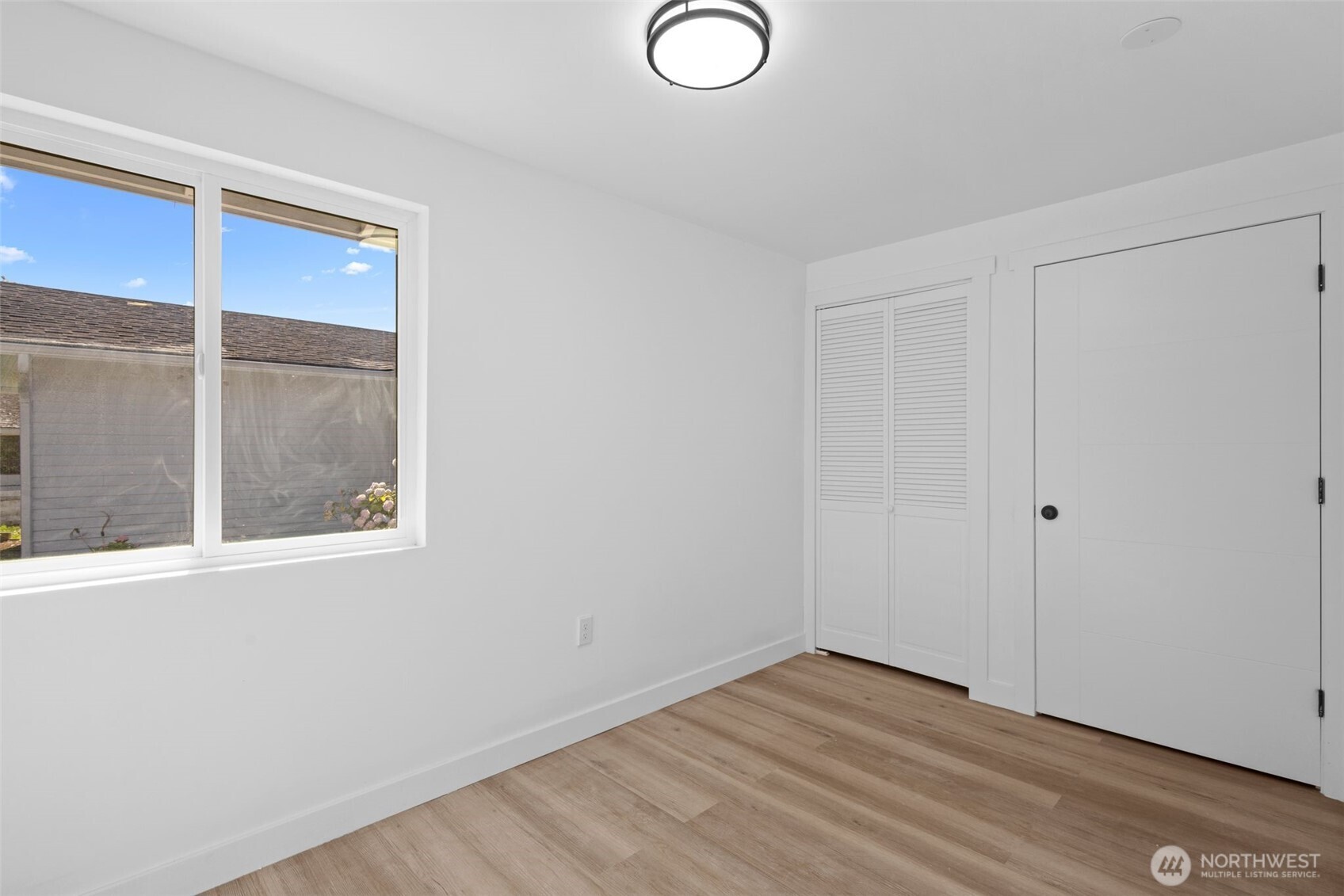 13511 Southeast 266th Street Kent, WA 98042 - Photo 13 of 22