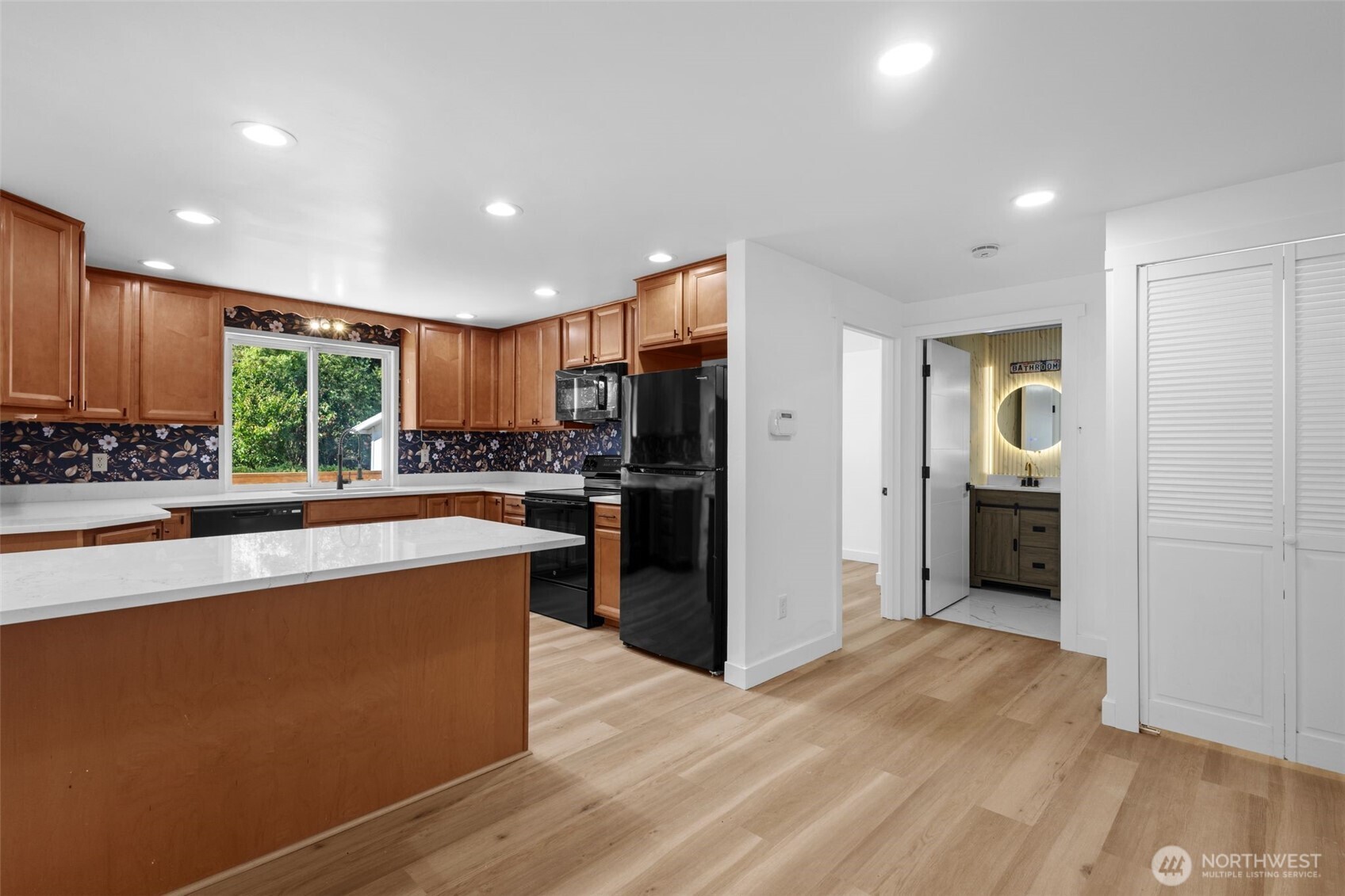 13511 Southeast 266th Street Kent, WA 98042 - Photo 6 of 22