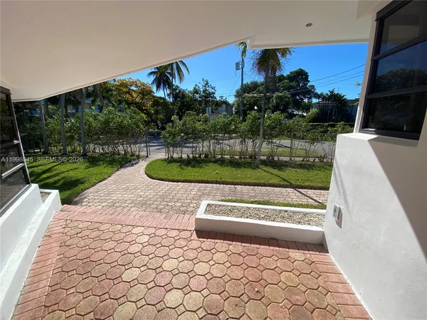 $5,500 | 1101 Bay Drive, Miami Beach, FL 33141