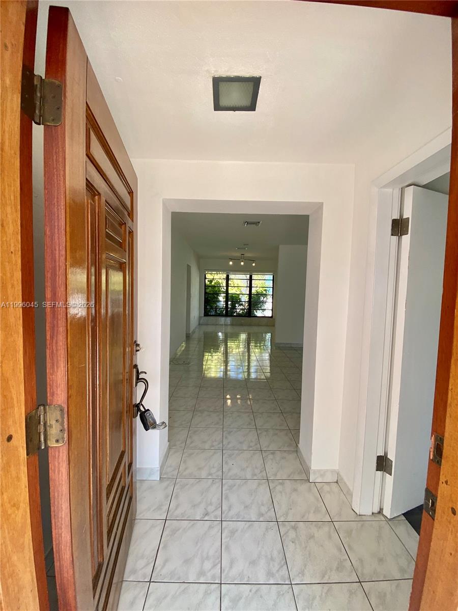 1101 Bay Drive Miami Beach, FL 33141 - Photo 21 of 69