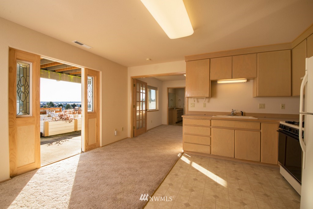 8248 Comox Road Blaine, WA 98230 - Photo 12 of 24 Gallery Image 12