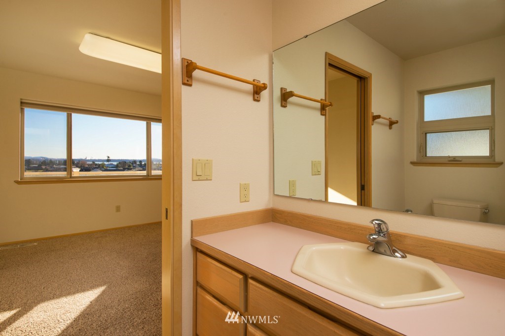8248 Comox Road Blaine, WA 98230 - Photo 13 of 24 Gallery Image 13