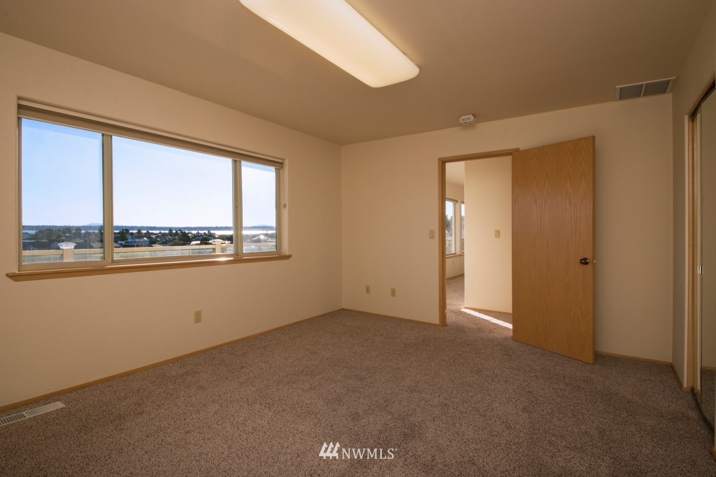 8248 Comox Road Blaine, WA 98230 - Photo 15 of 24 Gallery Image 15