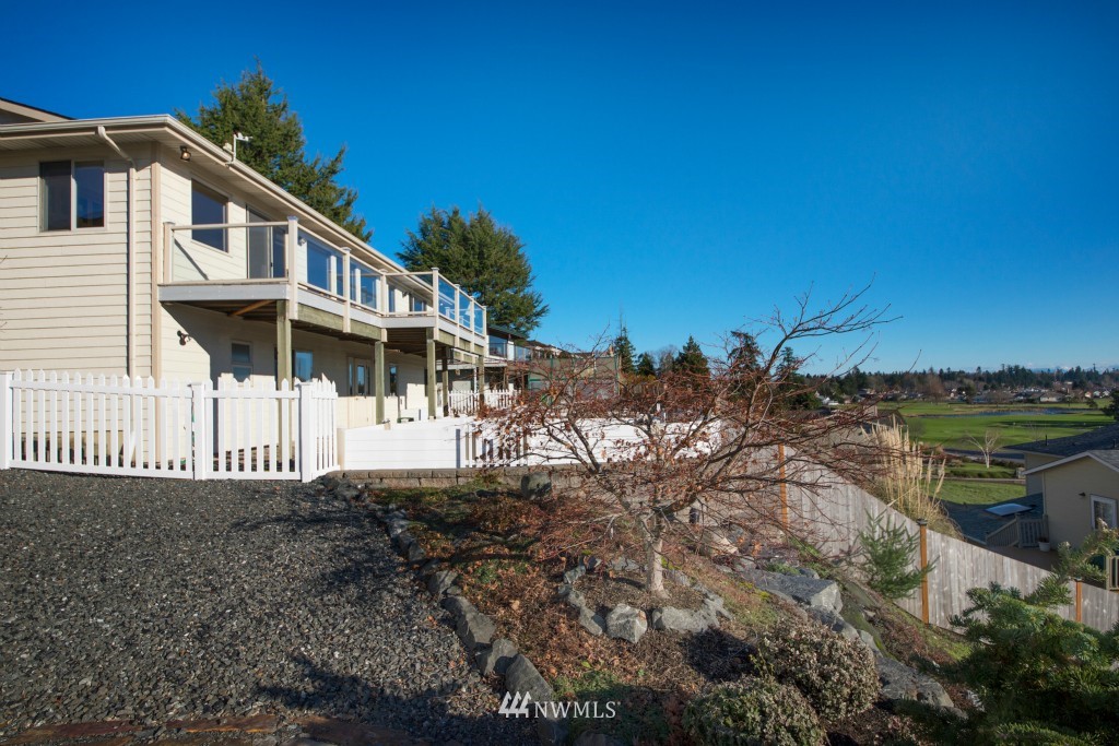 8248 Comox Road Blaine, WA 98230 - Photo 3 of 24 Gallery Image 3
