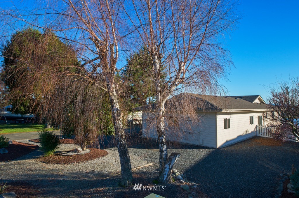 8248 Comox Road Blaine, WA 98230 - Photo 6 of 24 Gallery Image 6