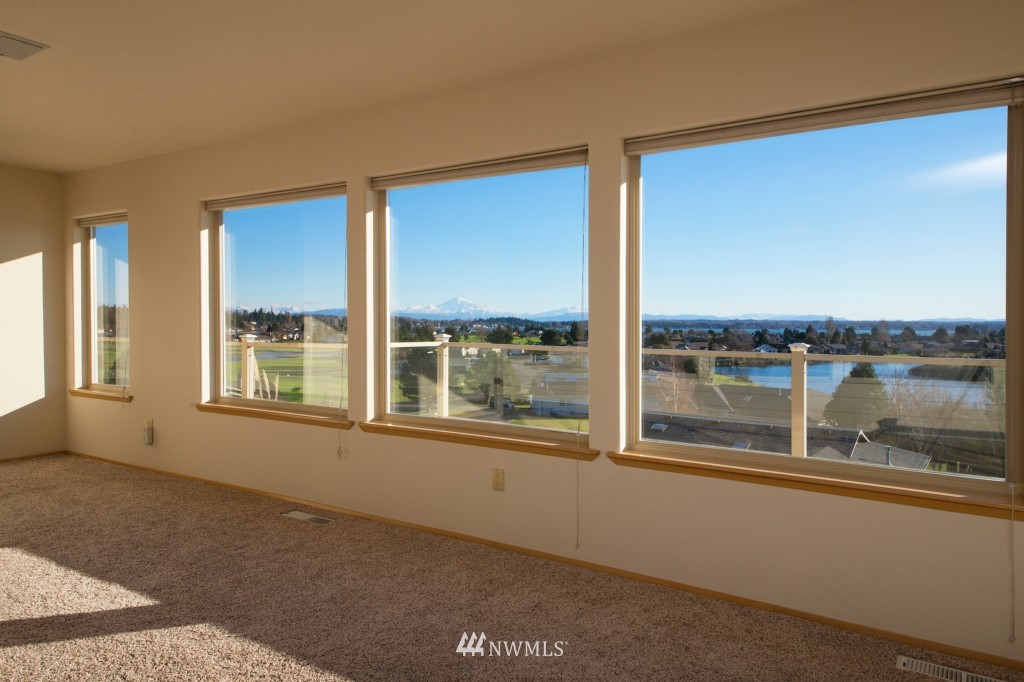 8248 Comox Road Blaine, WA 98230 - Photo 7 of 24 Gallery Image 7