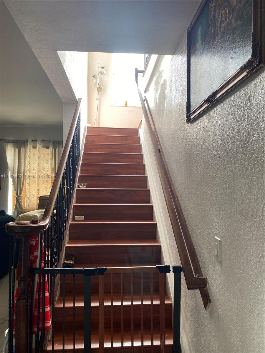 2300 Northeast 37th Road Homestead, FL 33033 - Photo 3 of 4