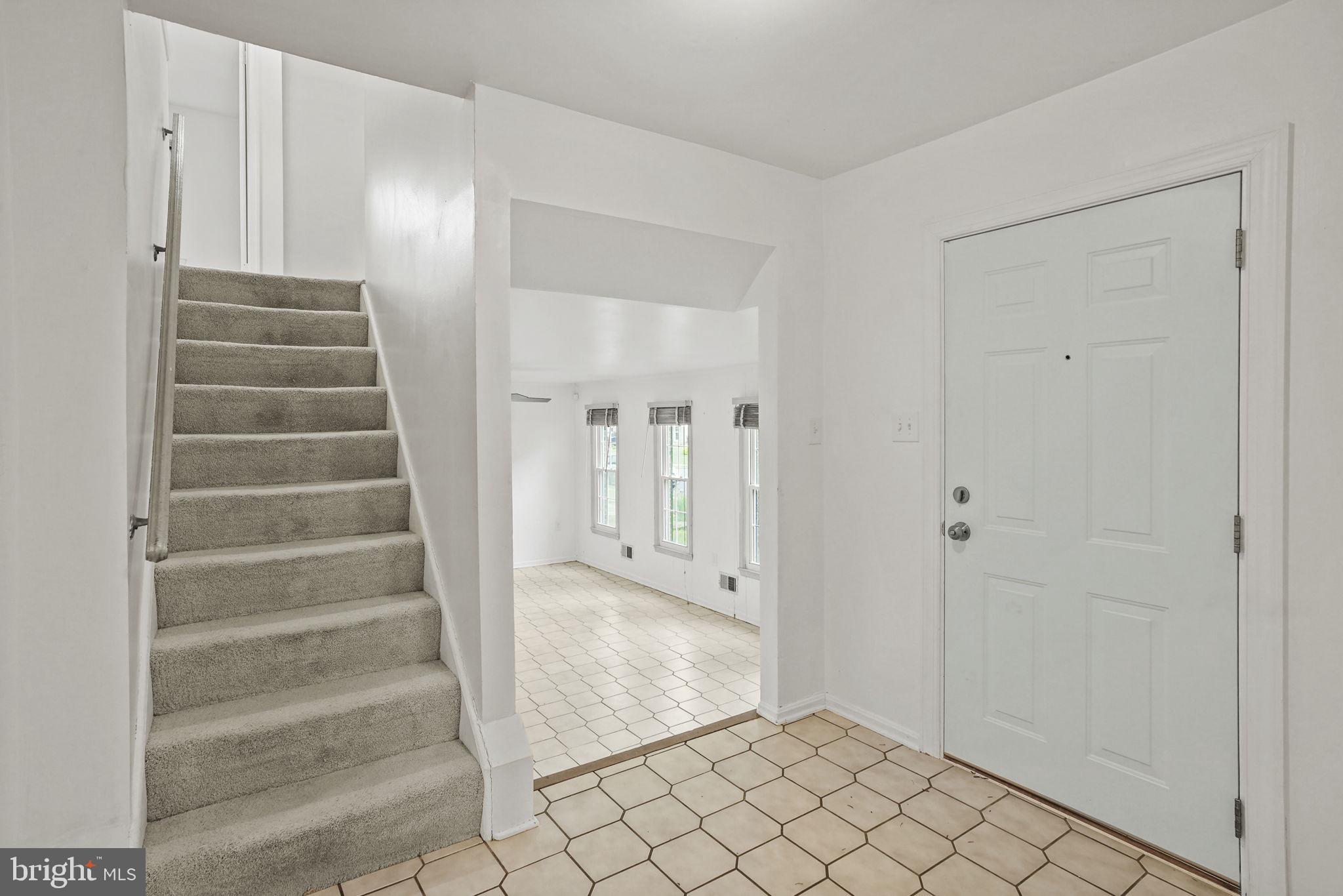 9086 Brook Ford Road Burke, VA 22015 - Photo 4 of 40 Gallery Image 4