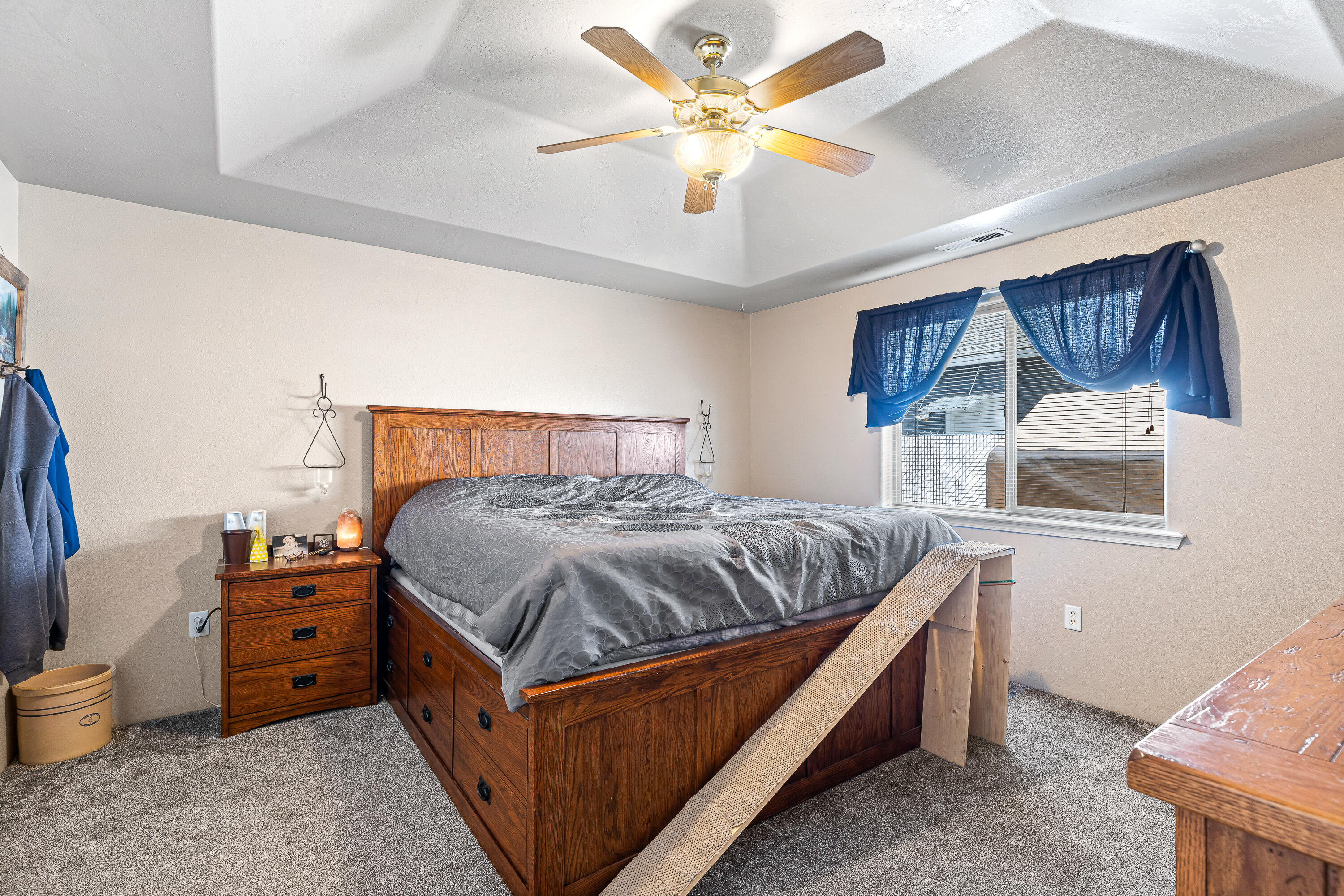306 Sandi Way Eagle Point, OR 97524 - Photo 20 of 33 9R9A9219