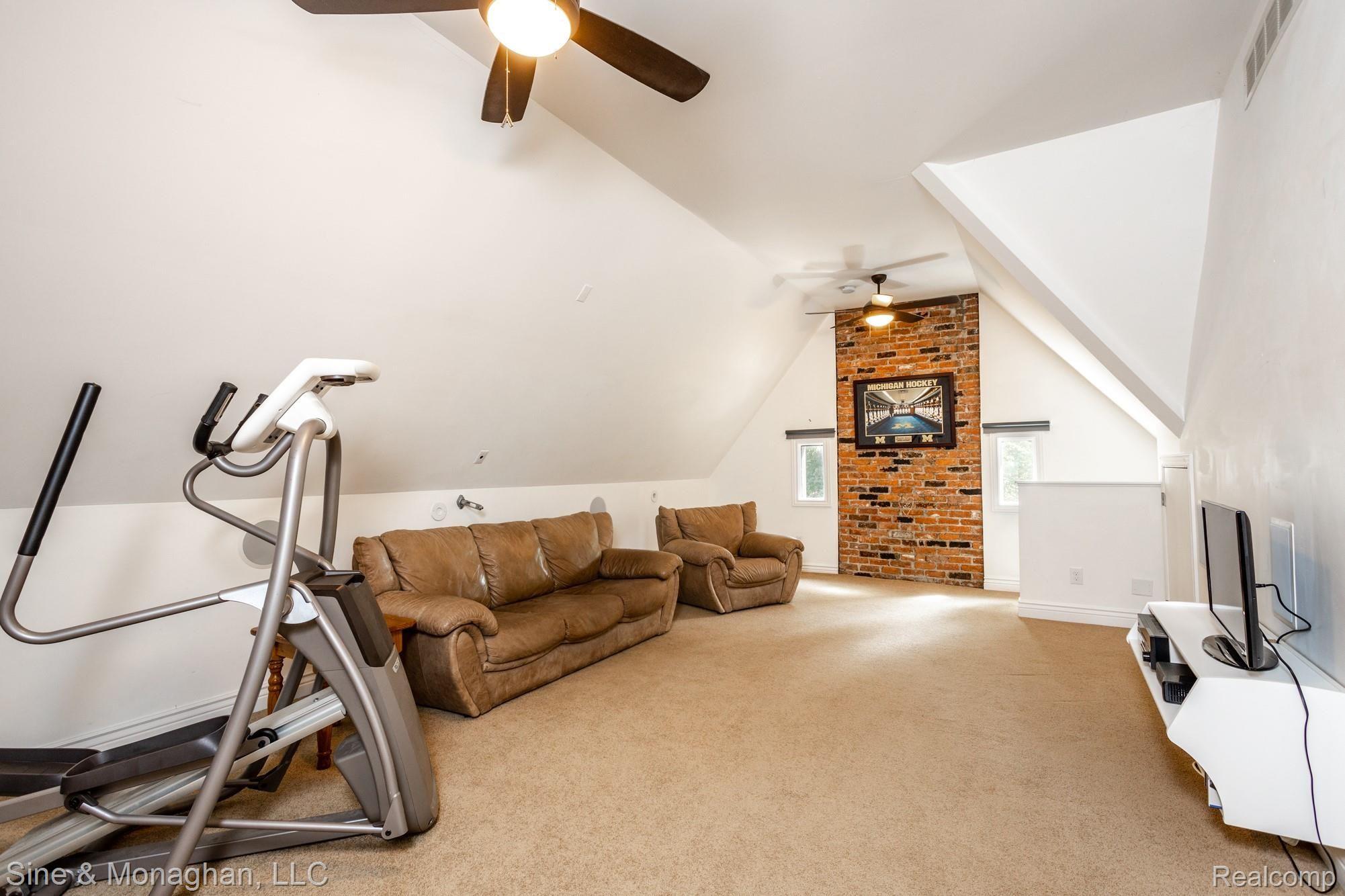 594 Rivard Boulevard Grosse Pointe, MI 48230 - Photo 45 of 79 594 Rivard S044.jpg
