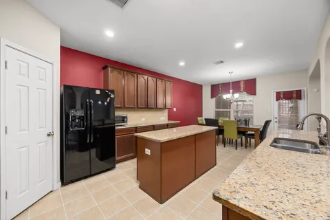 $450,000 | 6719 Latchmore Lane, Houston, TX 77049