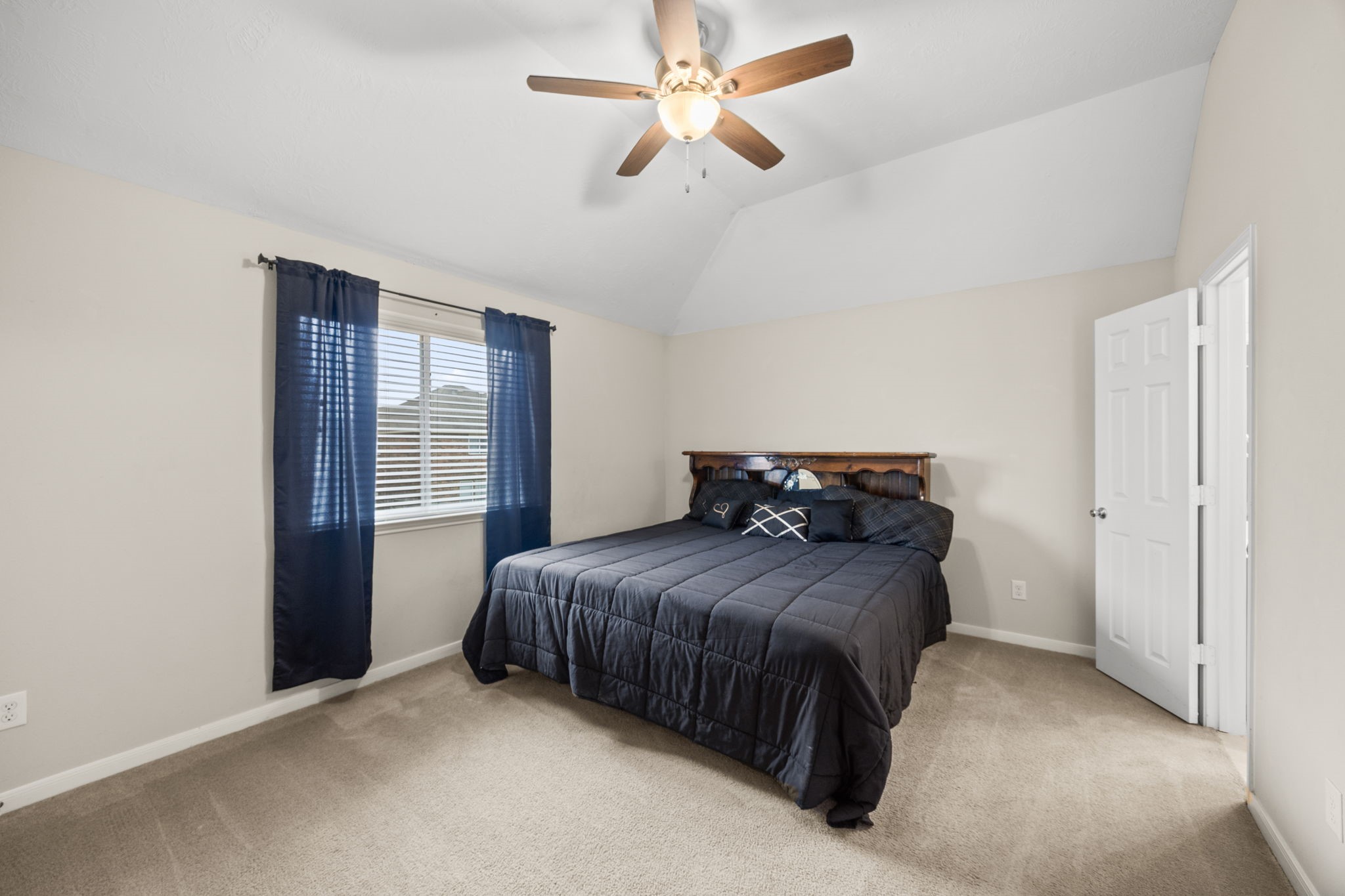 6719 Latchmore Lane Houston, TX 77049 - Photo 29 of 46