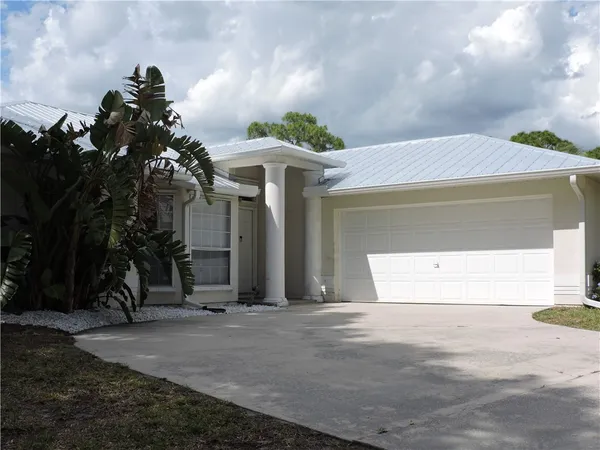 $2,200 | 671 Concha Drive, Sebastian, FL 32958