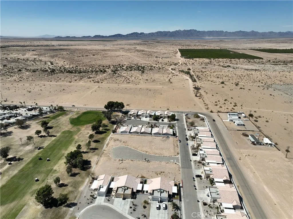 38 Par Blythe, CA 92225 - Photo 6 of 10 a view of ocean with city view