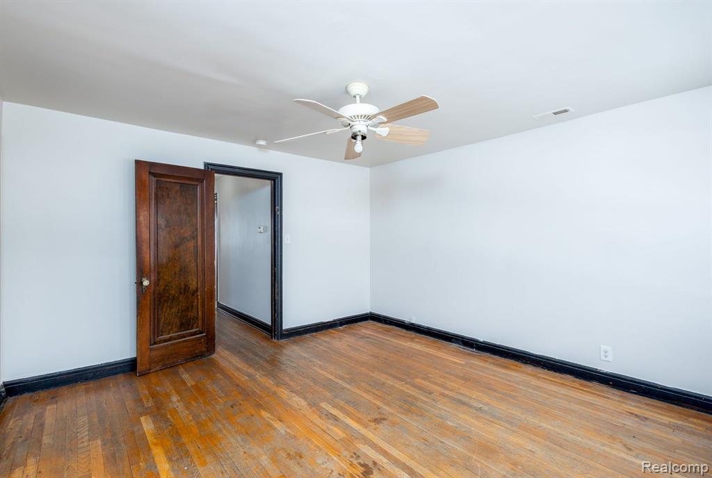 21770 Ryan (upper Unit) Road Warren, MI 48091 - Photo 26 of 28