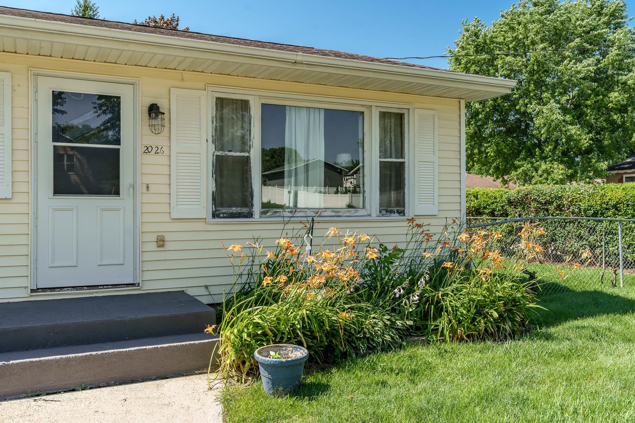 2026 Merrill Street Beloit, WI 53511 - Photo 3 of 37