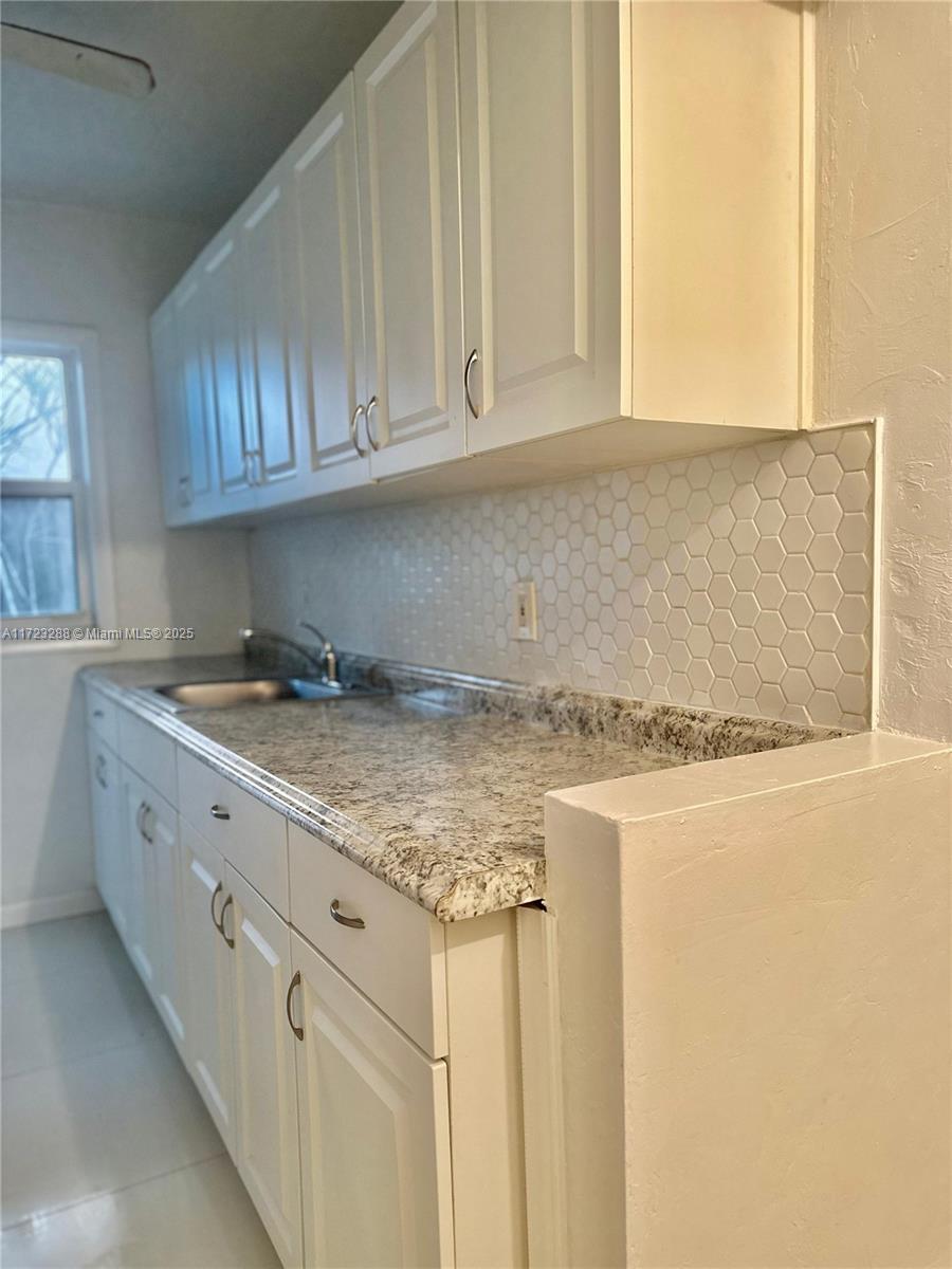 Normandy Isle Miami Beach, FL 33141 - Photo 6 of 7