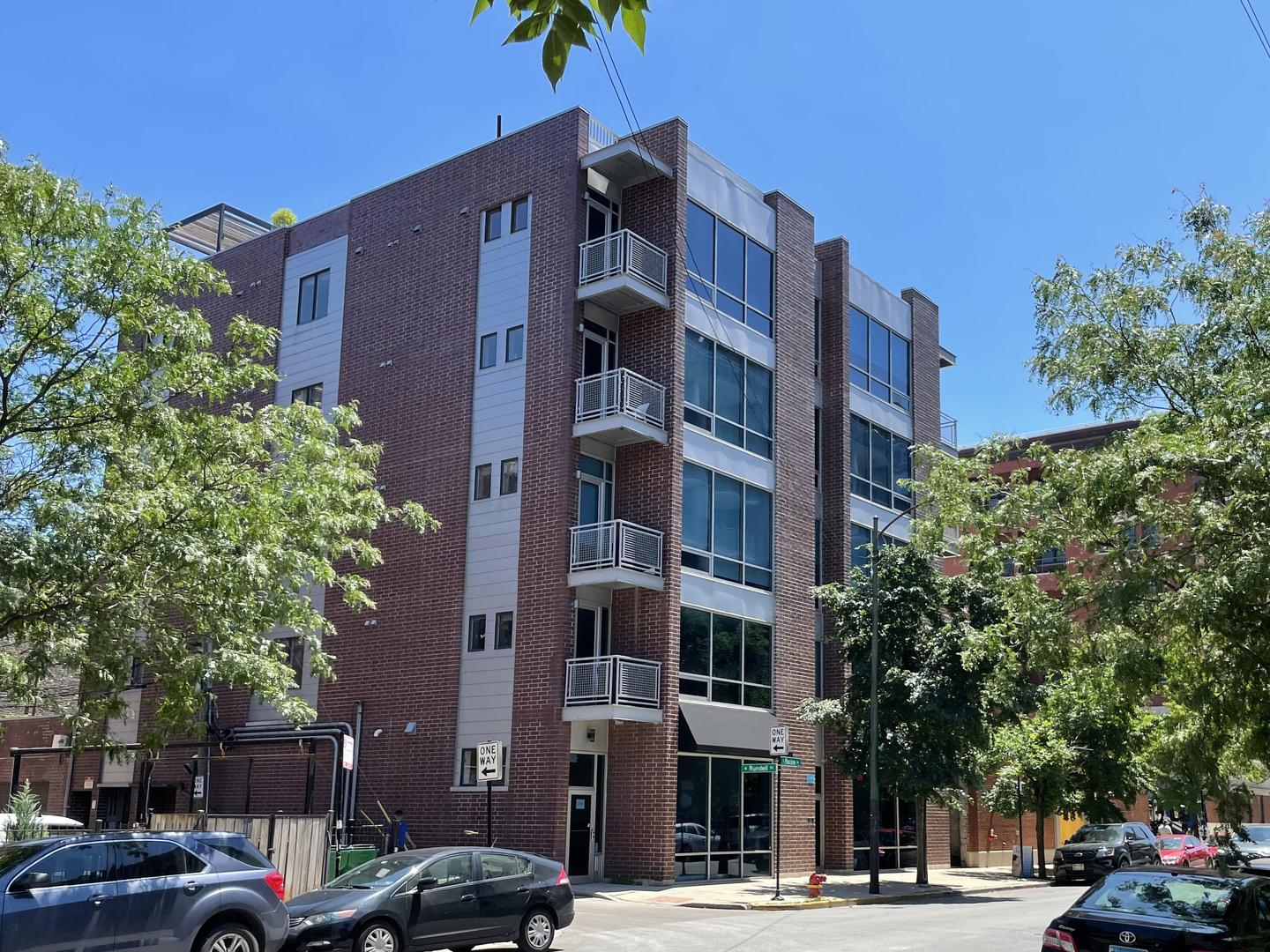 15 South Racine Avenue, Unit 4S Chicago, IL 60607 - Photo 1 of 24 Gallery Image 1