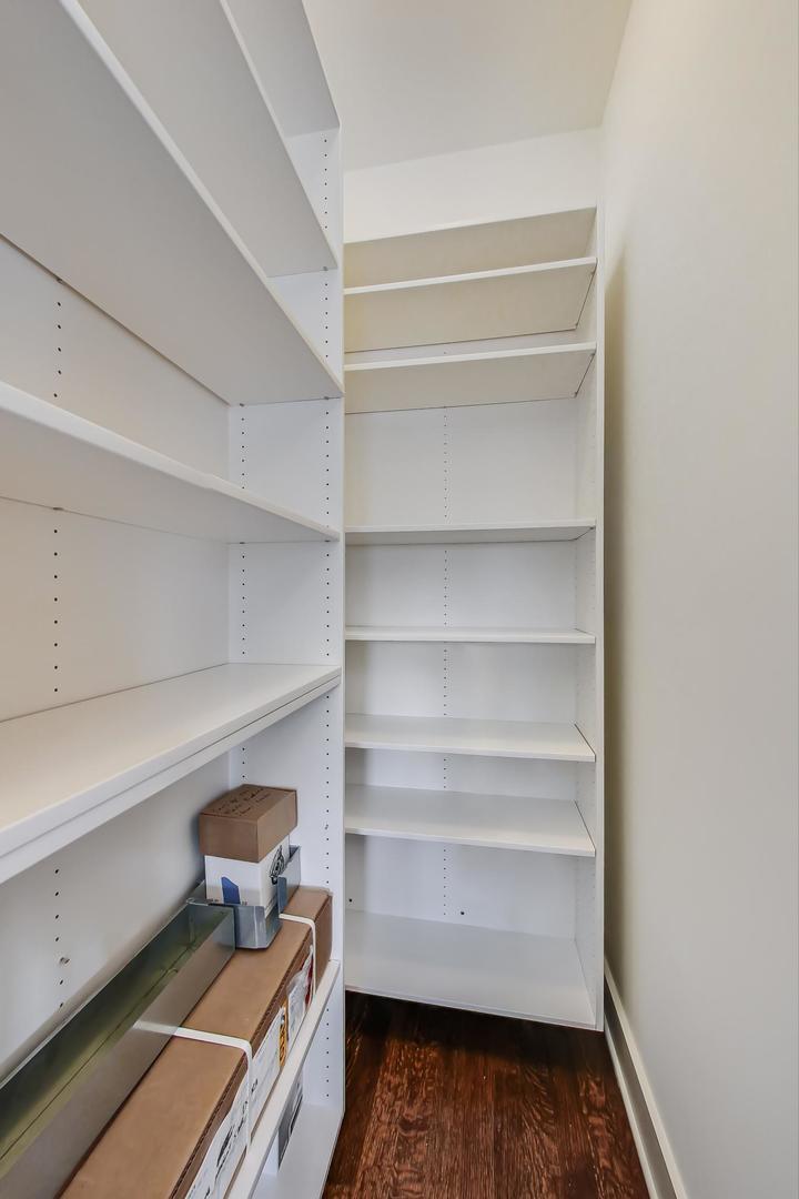 15 South Racine Avenue, Unit 4S Chicago, IL 60607 - Photo 21 of 24 Gallery Image 21