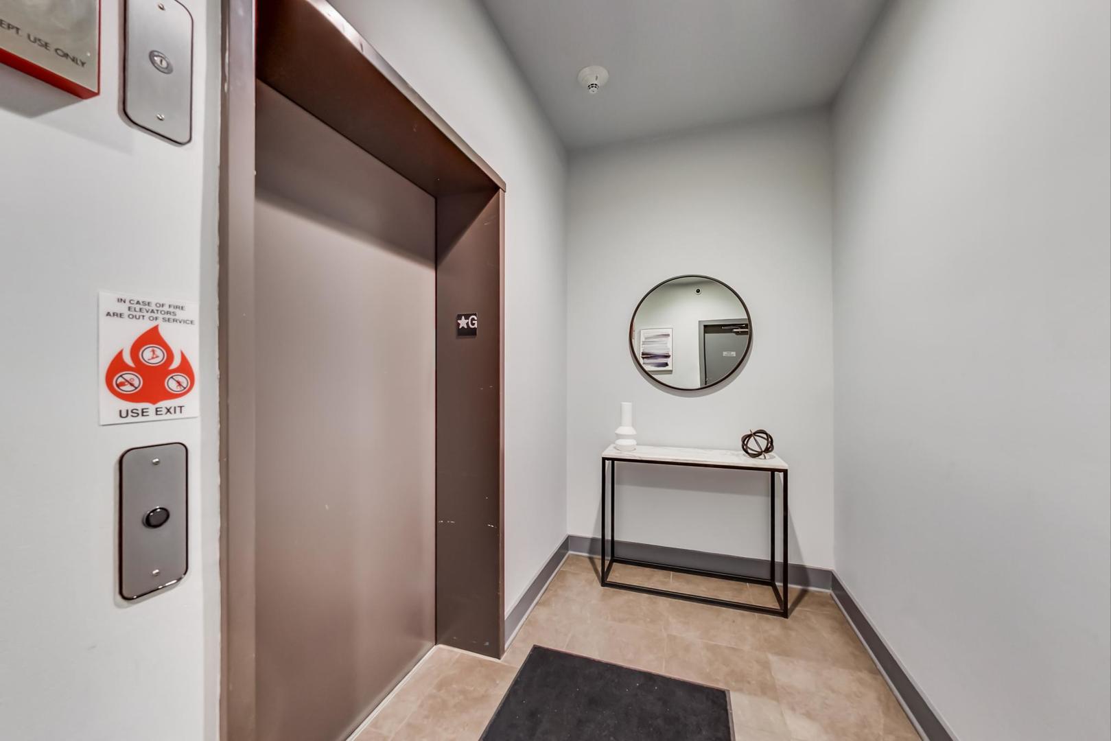 15 South Racine Avenue, Unit 4S Chicago, IL 60607 - Photo 3 of 24 Gallery Image 3