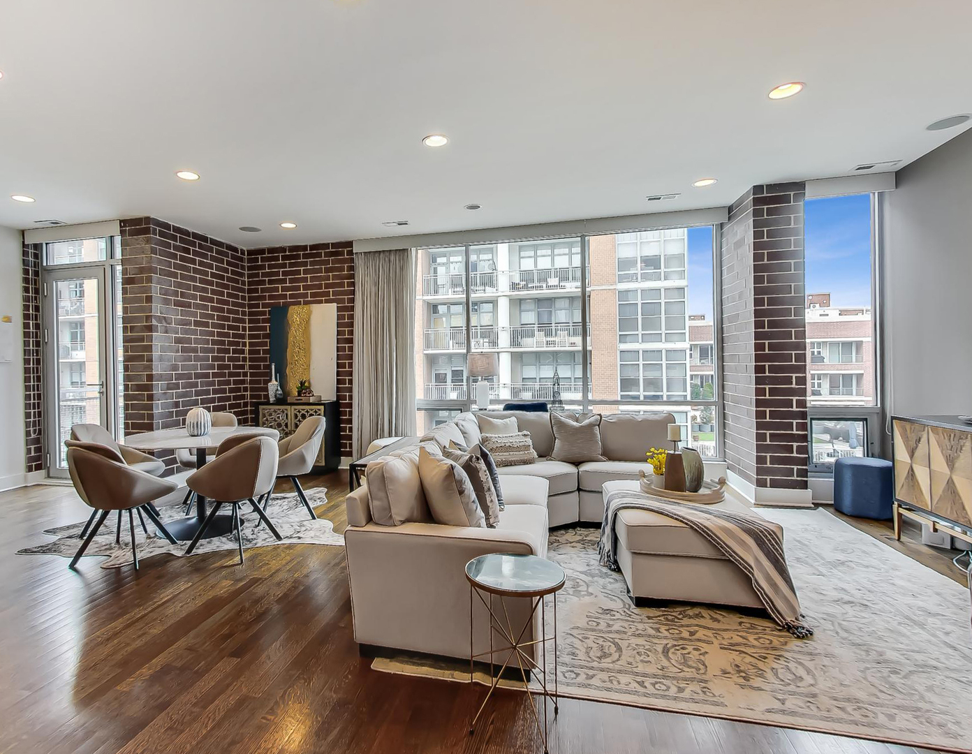 15 South Racine Avenue, Unit 4S Chicago, IL 60607 - Photo 5 of 24 Gallery Image 5