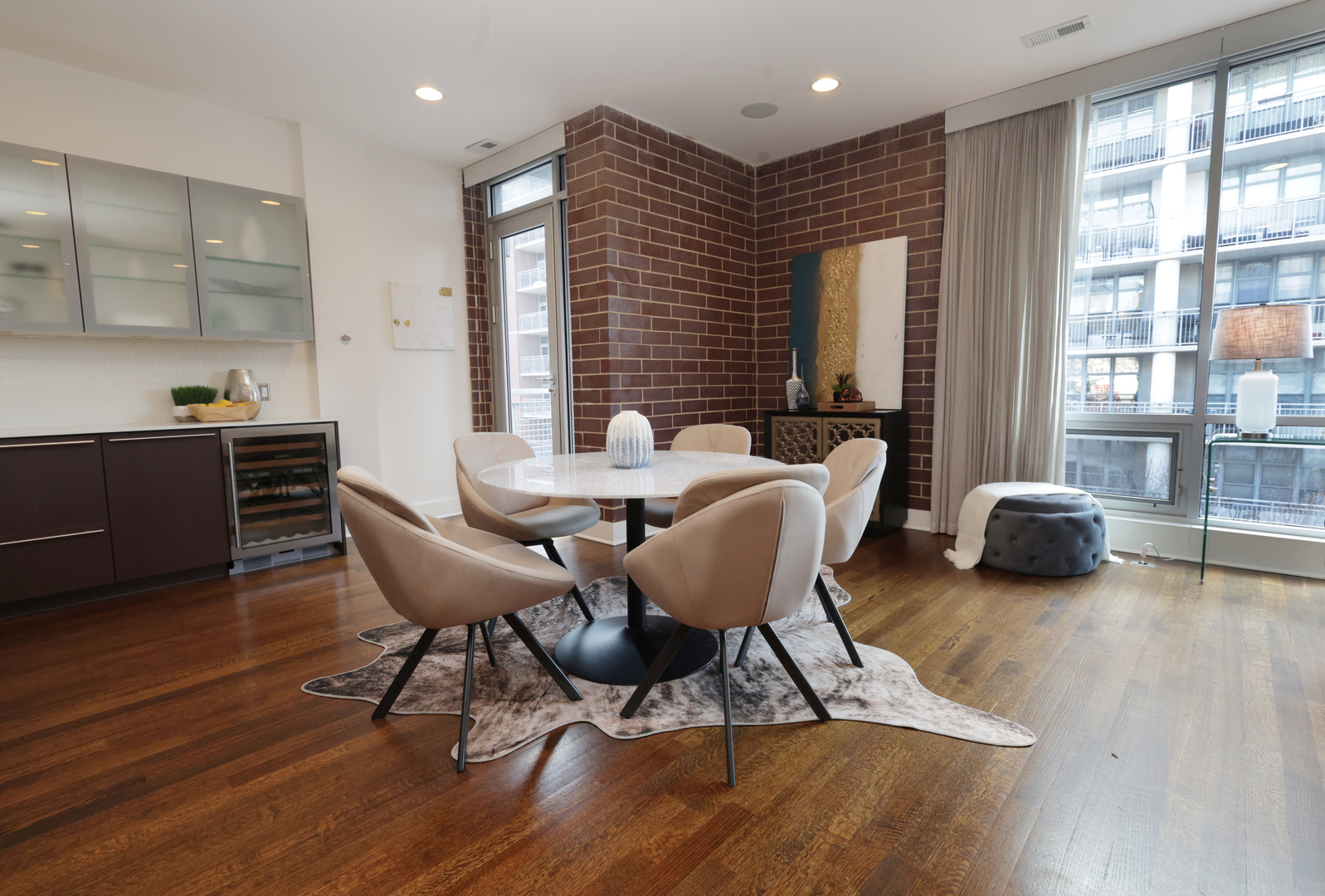 15 South Racine Avenue, Unit 4S Chicago, IL 60607 - Photo 10 of 24 Gallery Image 10