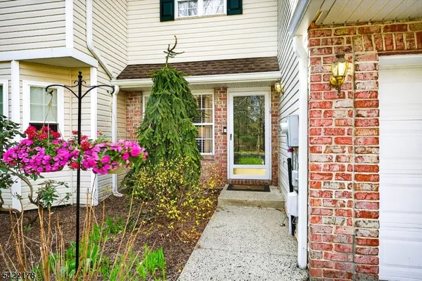 $650,000 | 19 Cooper Lane, Millington, NJ 07946