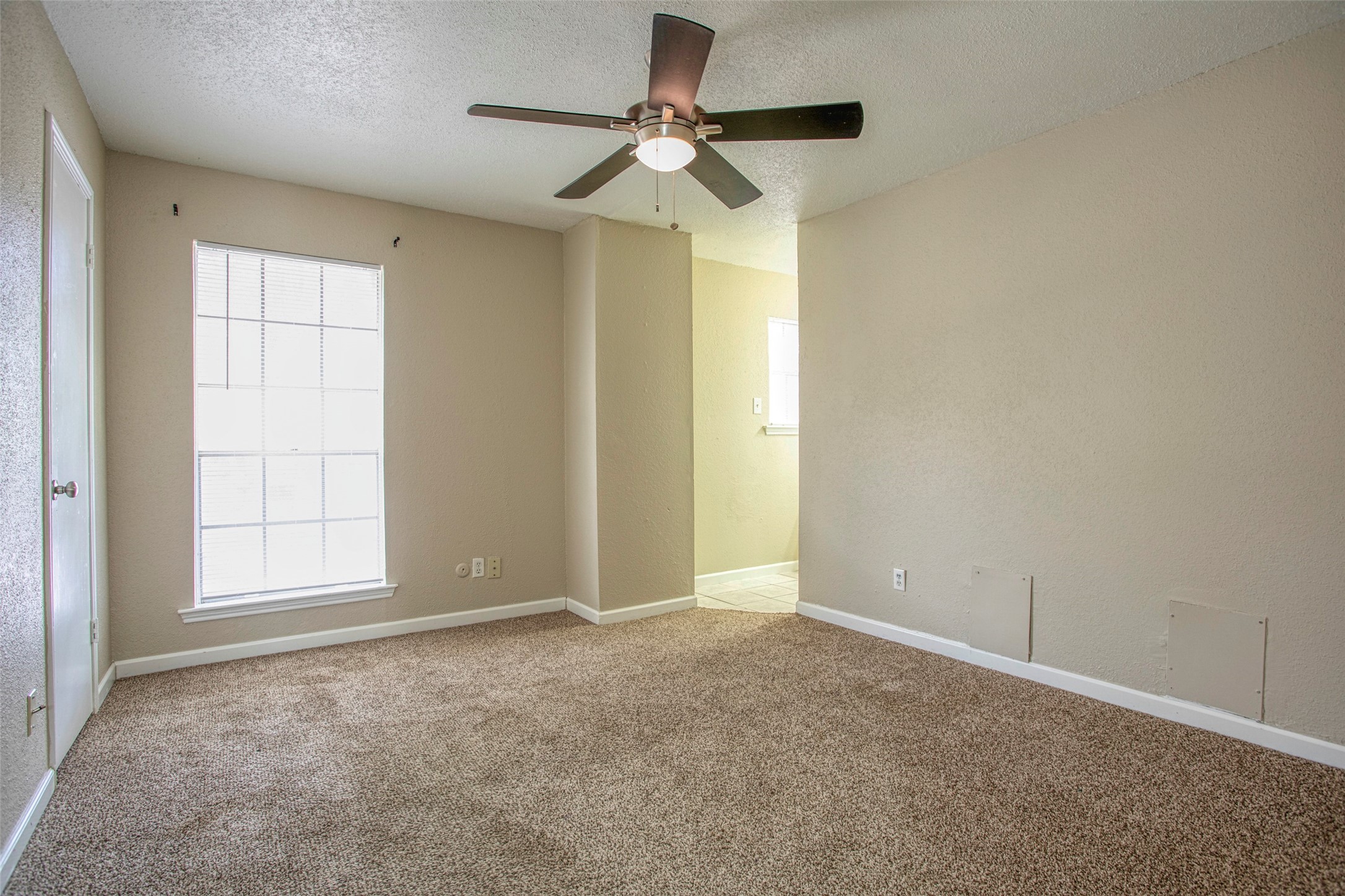 1556 Silverpines Road, Unit 556 Houston, TX 77062 - Photo 11 of 23 Gallery Image 11