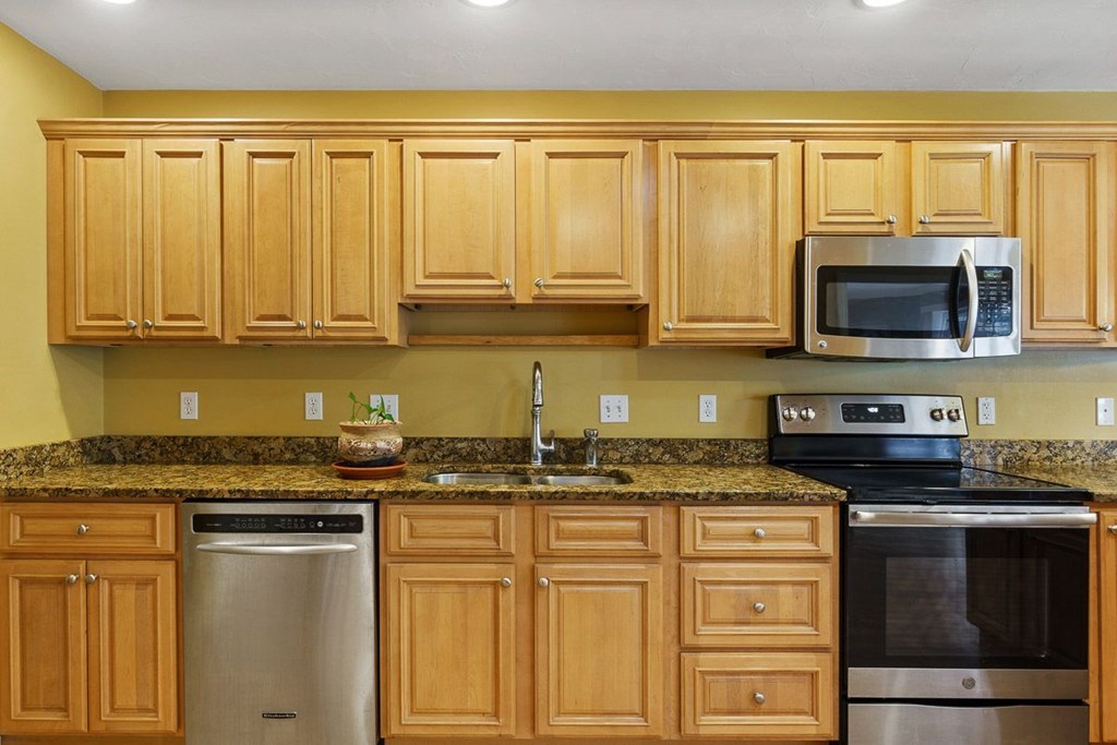 55 Riley Road, Unit 55 Lunenburg, MA 01462 - Photo 18 of 42