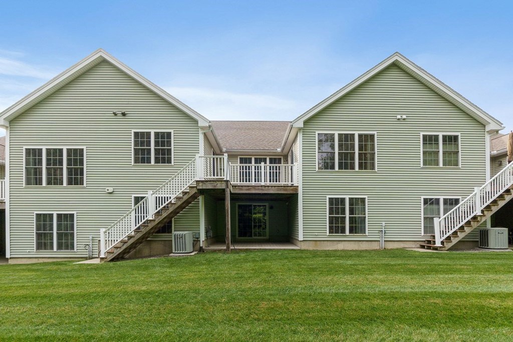 55 Riley Road, Unit 55 Lunenburg, MA 01462 - Photo 3 of 42