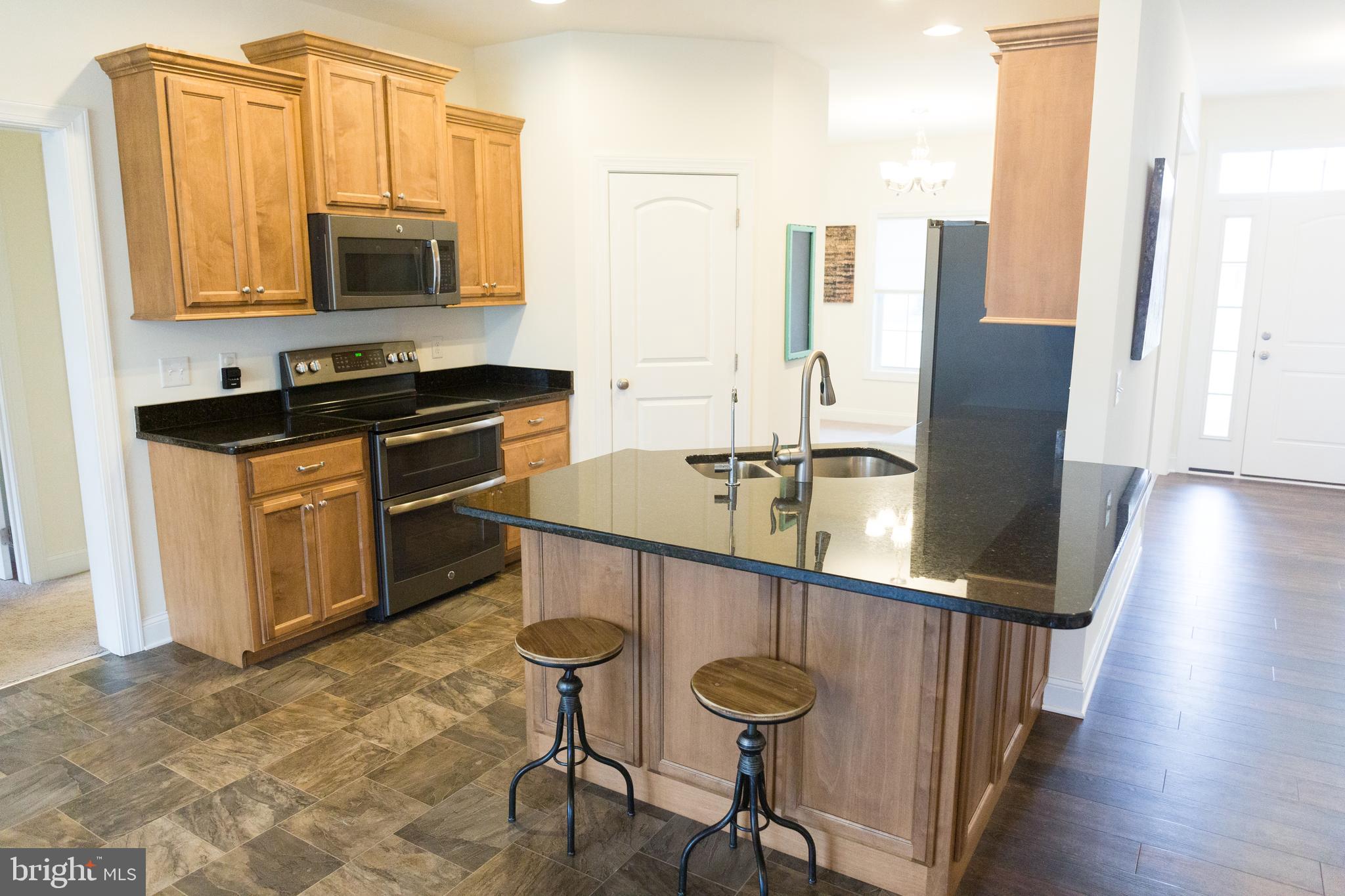 36386 Robin Hood Road Delmar, DE 19940 - Photo 5 of 24 Custom Amish Wood Cabinets