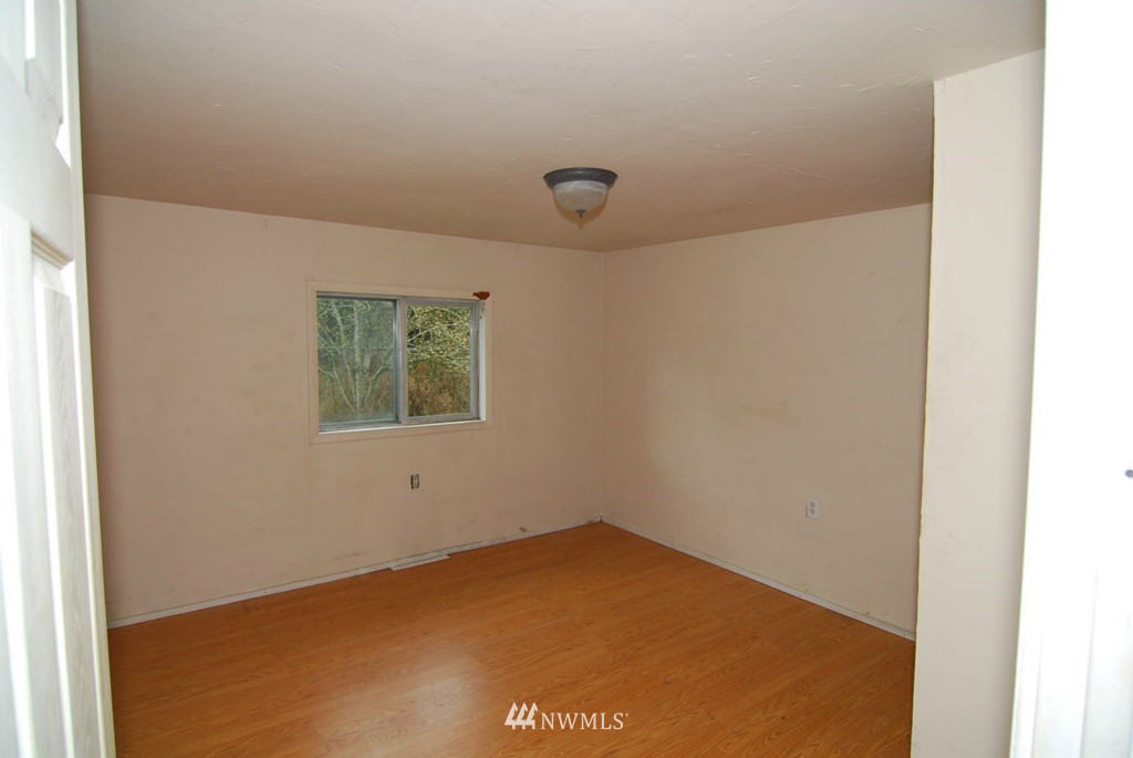 1640 Southeast Crawford Road Port Orchard, WA 98366 - Photo 11 of 17 Gallery Image 11