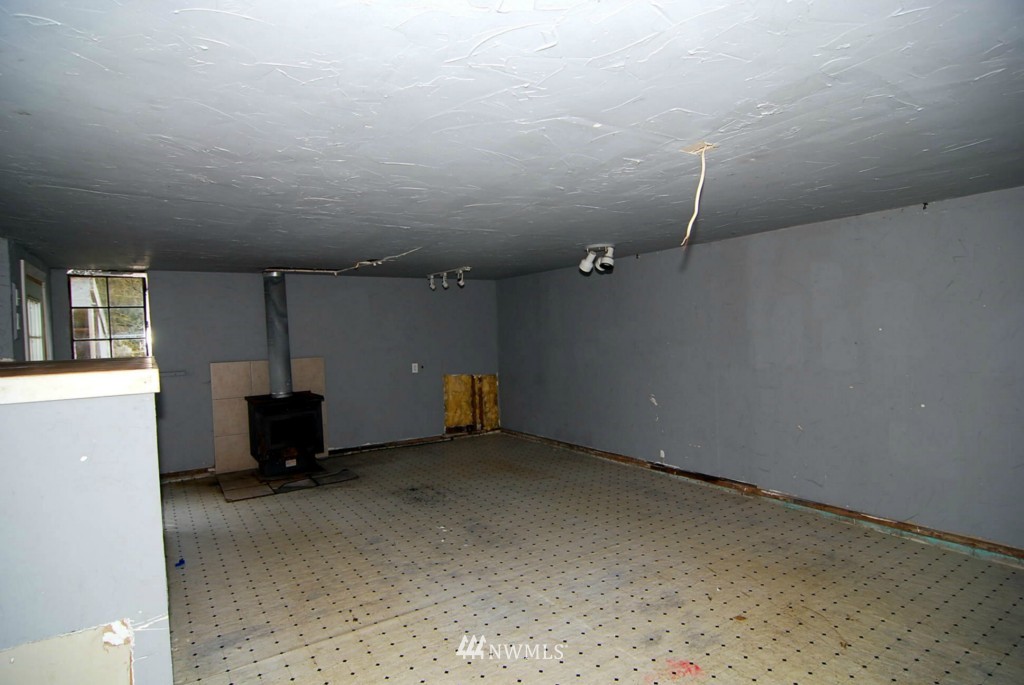 1640 Southeast Crawford Road Port Orchard, WA 98366 - Photo 14 of 17 Gallery Image 14