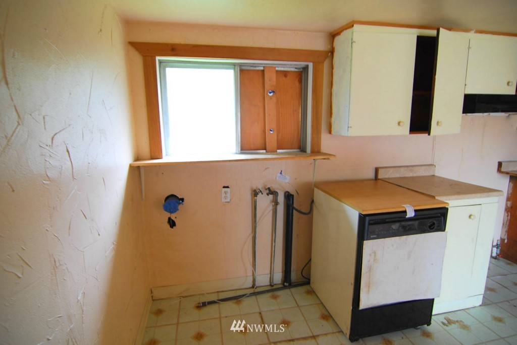 1640 Southeast Crawford Road Port Orchard, WA 98366 - Photo 16 of 17 Gallery Image 16