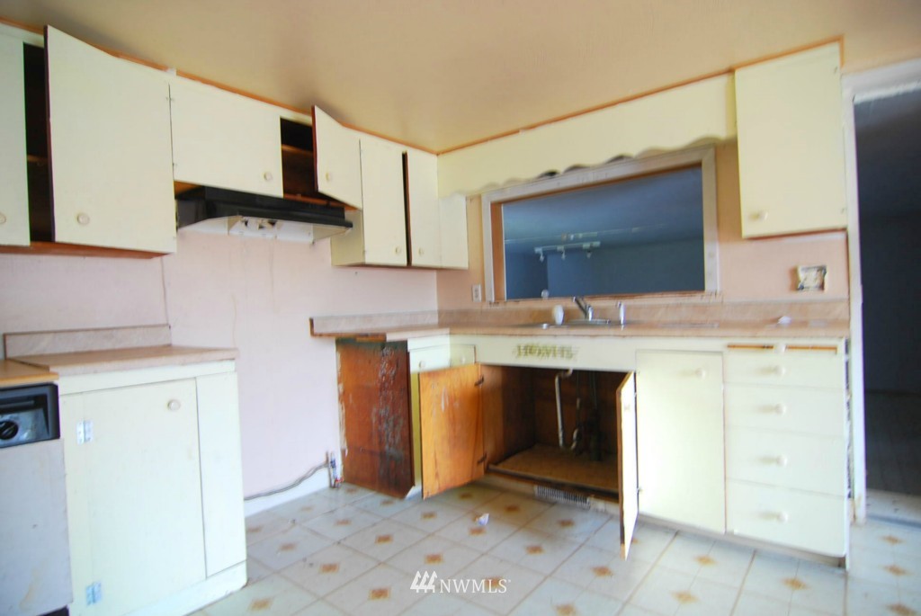 1640 Southeast Crawford Road Port Orchard, WA 98366 - Photo 17 of 17 Gallery Image 17