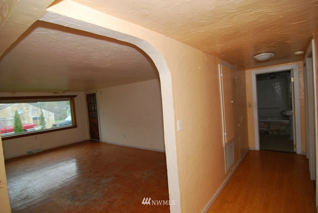 1640 Southeast Crawford Road Port Orchard, WA 98366 - Photo 6 of 17 Gallery Image 6